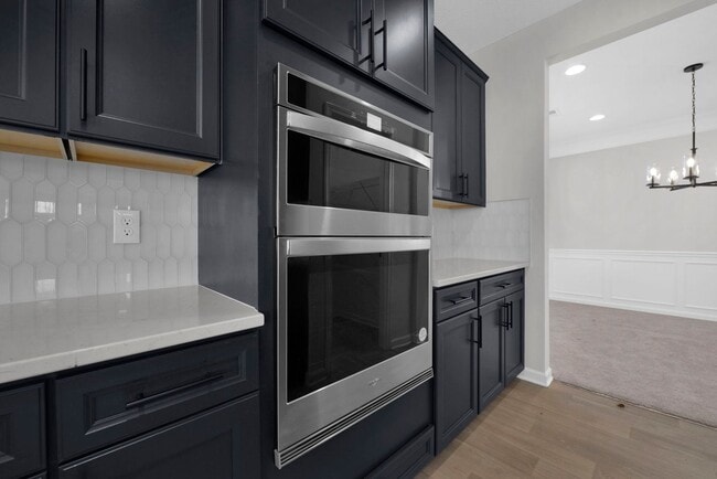 Building Photo - High End-New Build 5 Bed Home Plain City