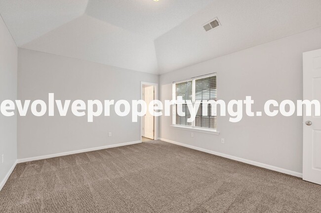 Building Photo - Newly Renovated Cordova Home!