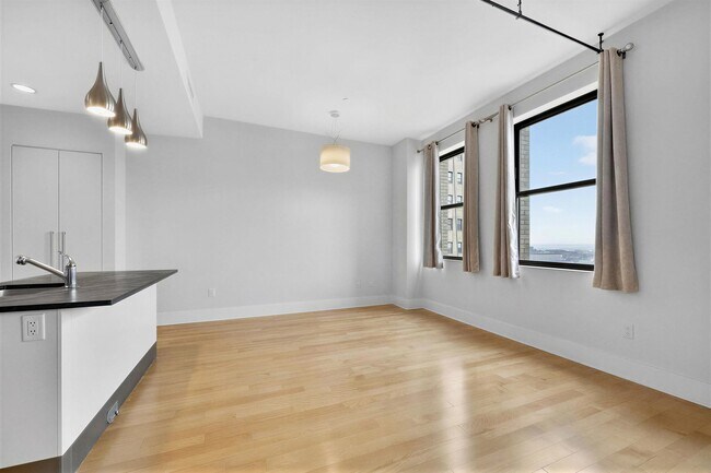 Building Photo - 4 Beacon Way