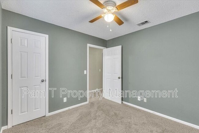 Building Photo - 8 Rivermarsh Ct