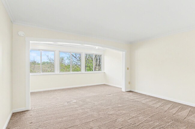 Building Photo - Two bedroom, one bathroom interior townhome in Mechanicsburg near Lisburn Rd.