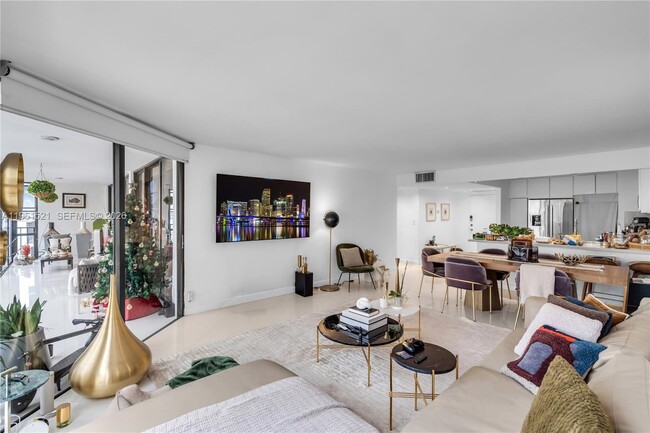 Building Photo - 1925 Brickell Ave