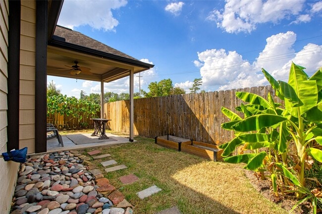 Building Photo - 711 Audra Ln