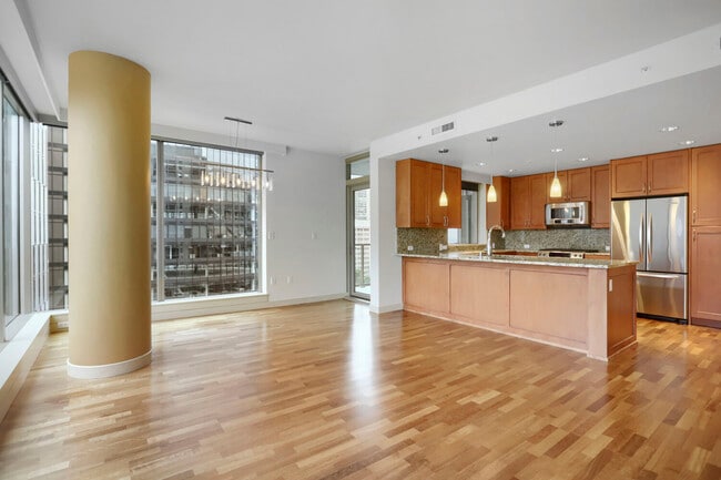 Building Photo - 10650 NE 9th Pl