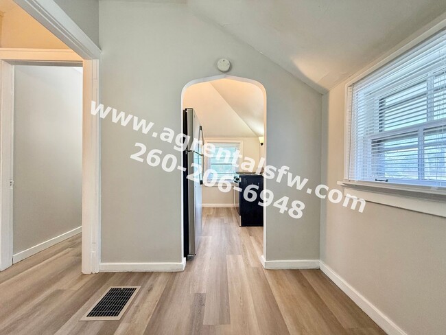 Building Photo - 3209 Fairfield Ave