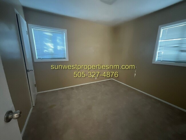 Building Photo - 2 Bedroom, 1 Bath house
