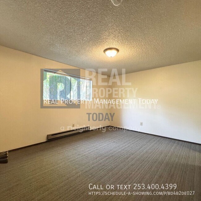 Building Photo - 4644 N Pearl St