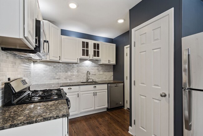 Kitchen - 815 Sheridan St NW