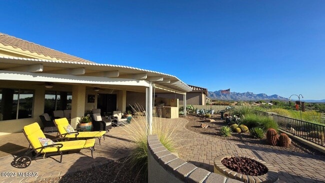 Building Photo - 37796 S Golf Course Dr
