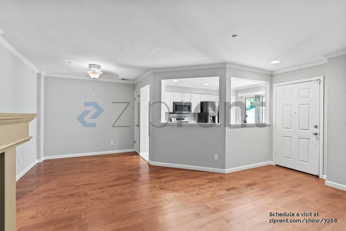Building Photo - Unit
