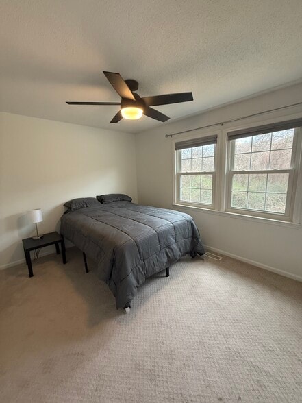 Building Photo - 104 Friar Ln