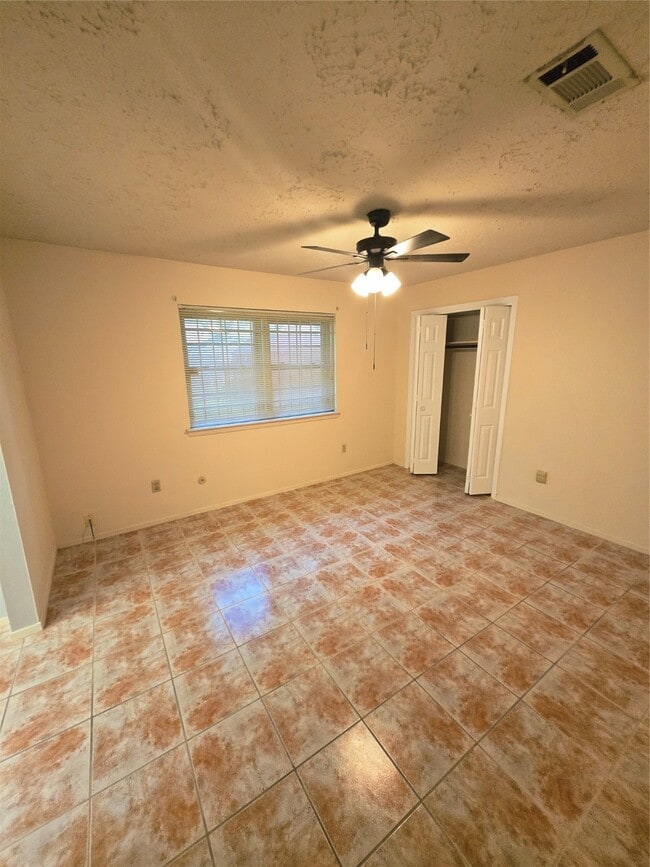 Building Photo - 7615 Fur Market Dr