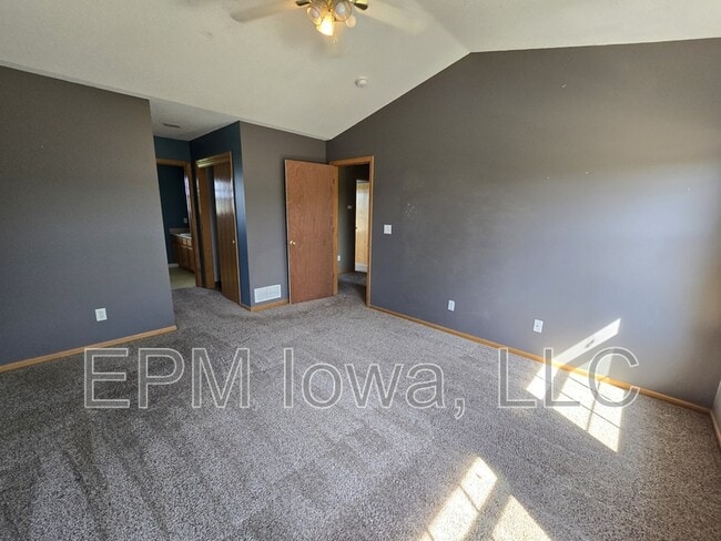 Building Photo - 1138 White Ivy Pl NE