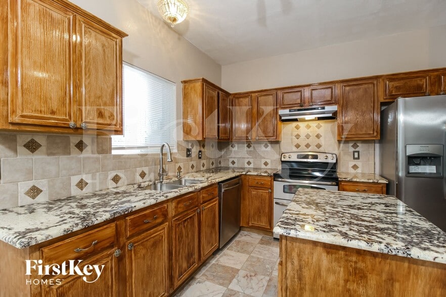 Building Photo - 1055 Waterview Dr
