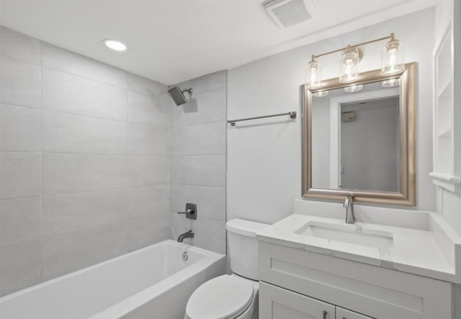 Building Photo - 6300 Flotilla Dr