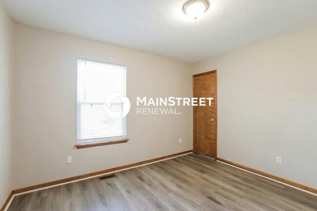Building Photo - 3 Bedroom Pet-Friendly Home in Belton, MO with Main Street Renewal