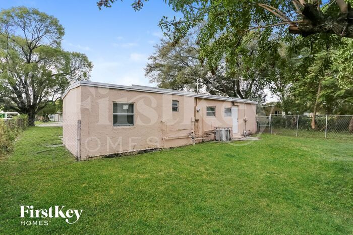 Building Photo - 1531 NW 11th Ct