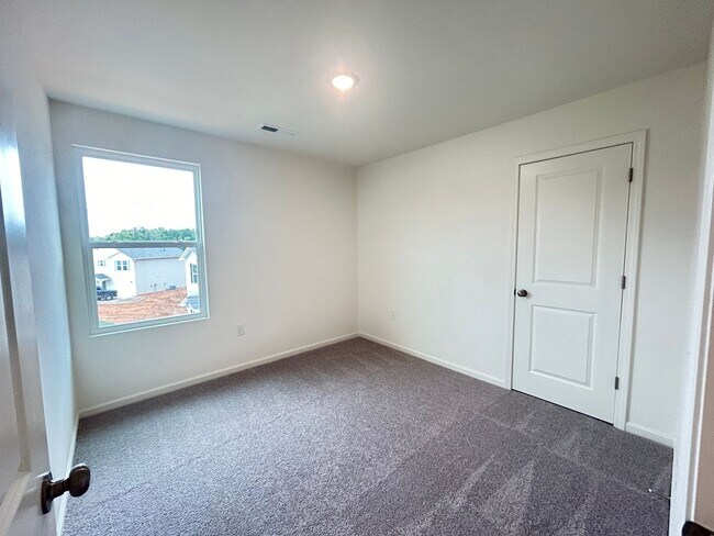 Building Photo - 724 Ironwood Ct