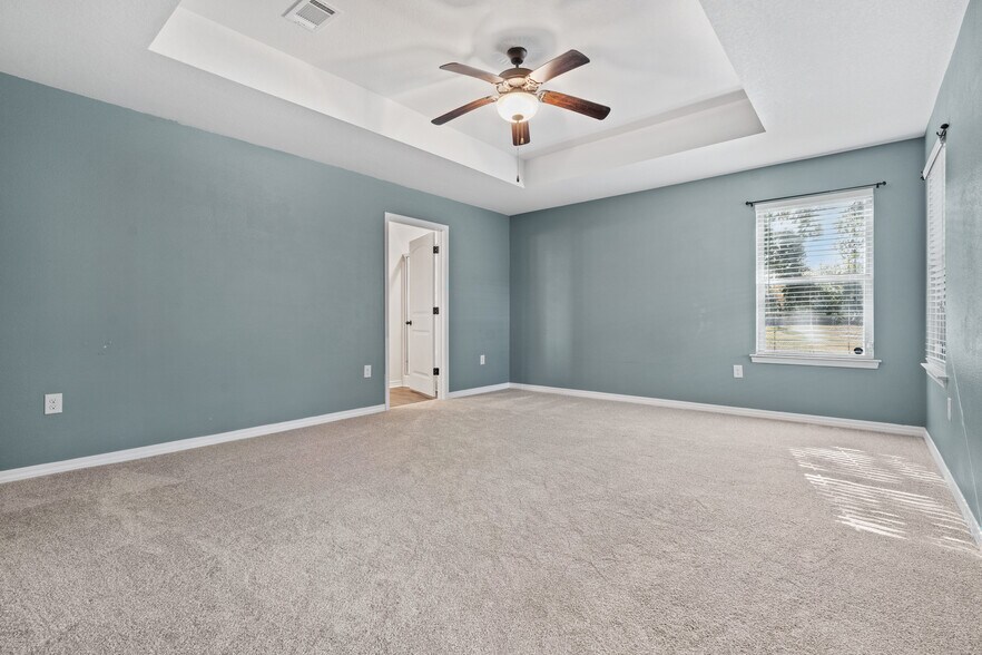 Building Photo - 5555 Peach Dr