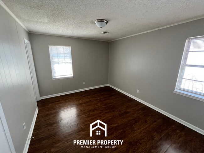 Building Photo - Charming 3BR Home in 38118 | Hardwood Floors & Spacious Fenced Backyard