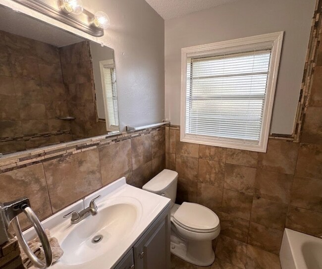 Building Photo - 4316 Springwind Rd