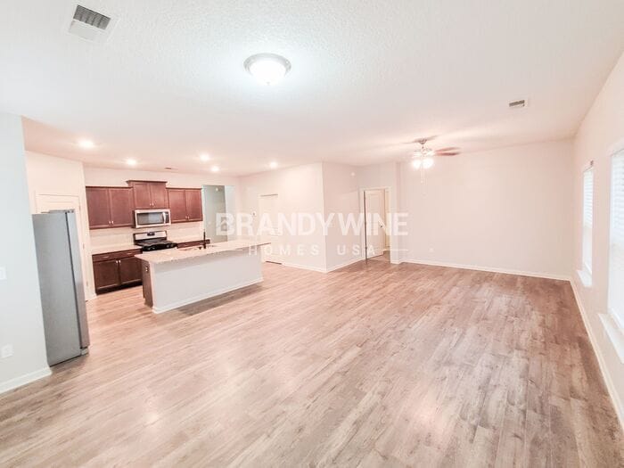 Building Photo - 94 Vivian Way