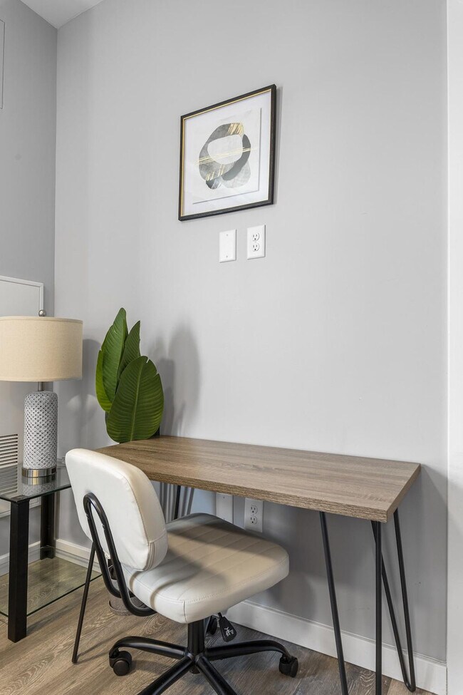 Building Photo - 95 Broadway-SI ID1240378P