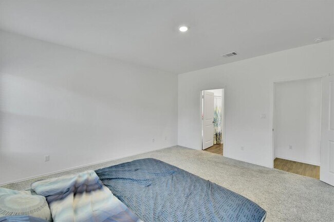 Building Photo - 1621 Brueggerhoff Rd