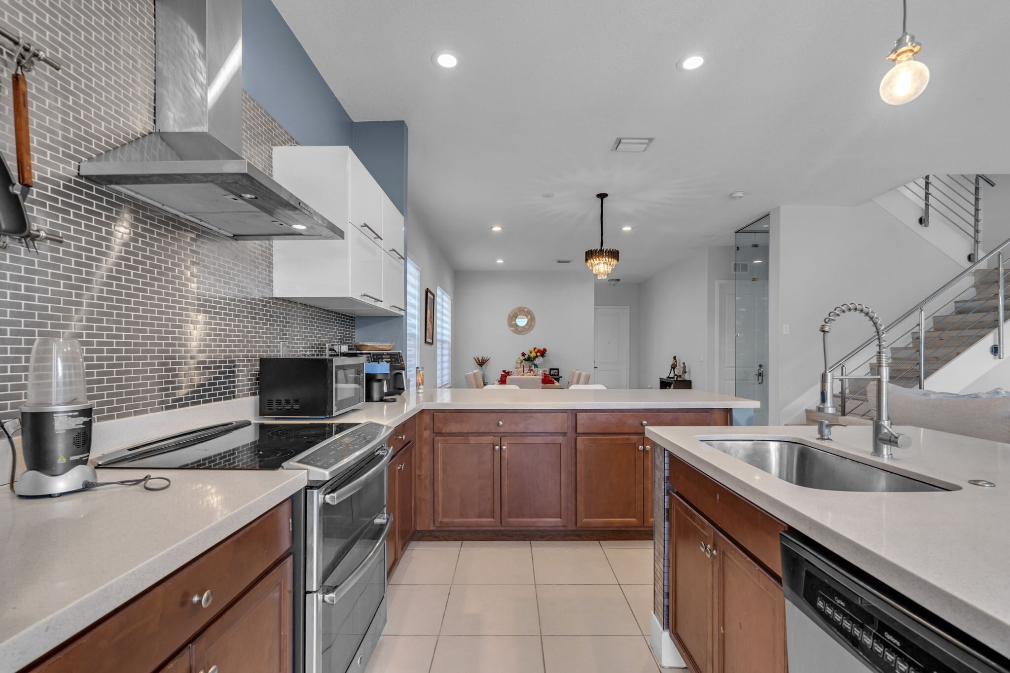 Building Photo - 3332 W 95th Ter