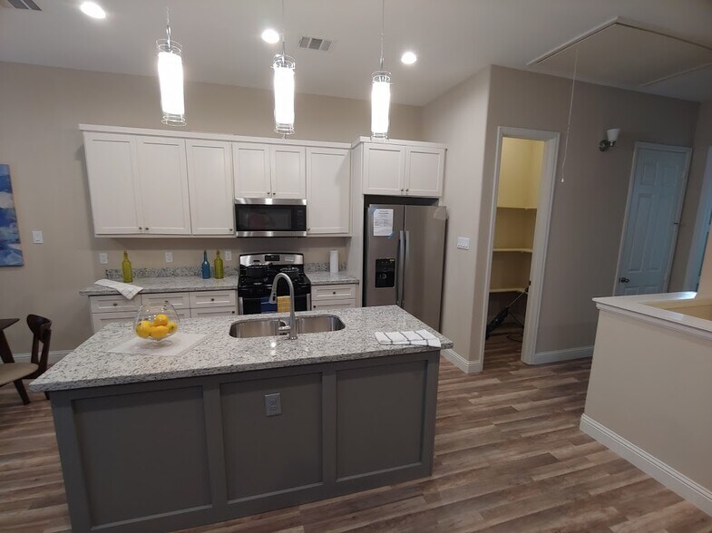 Building Photo - 4926 Weeping Willow Rd