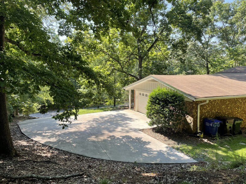 New Concrete Driveway - 2117 N Lakeshore Dr