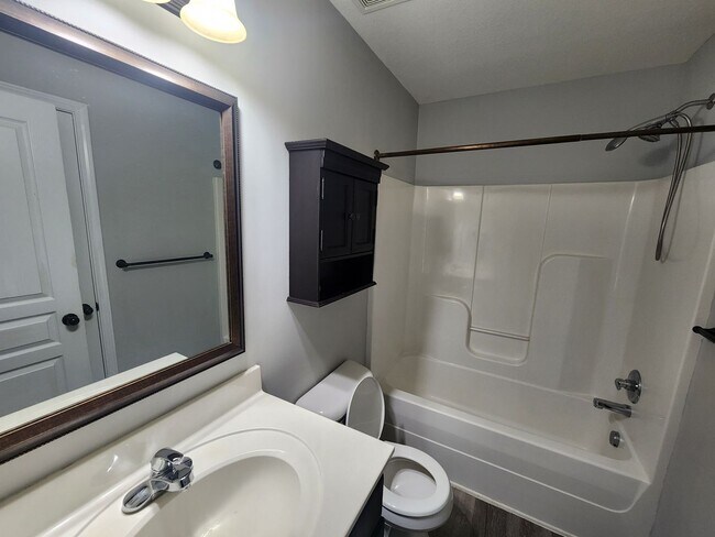 Building Photo - Beautiful Home Available Now!