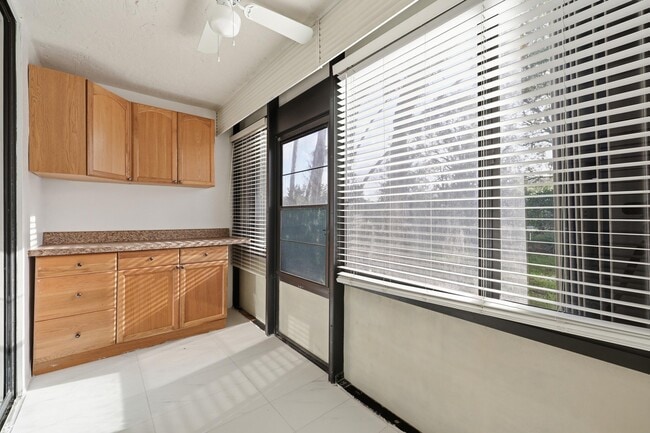 Building Photo - 4700 Lucerne Lakes Blvd W