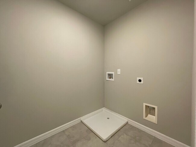 Building Photo - Lake View 3 Bedroom, 2.5 Bath Townhome in Ocoee FL!