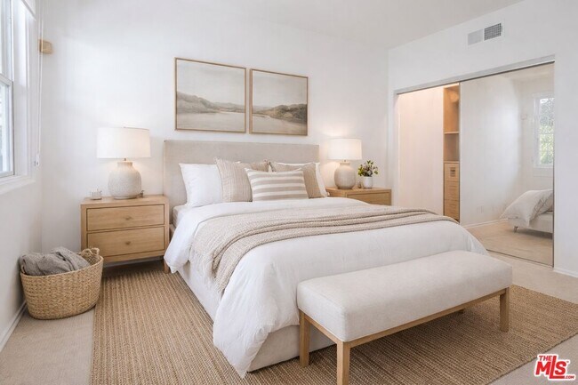 Building Photo - 15425 Antioch St