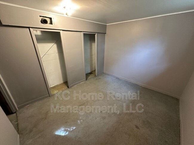 Building Photo - 6615 W 62nd St