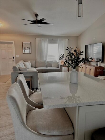 Building Photo - 1194 S Lassonde St