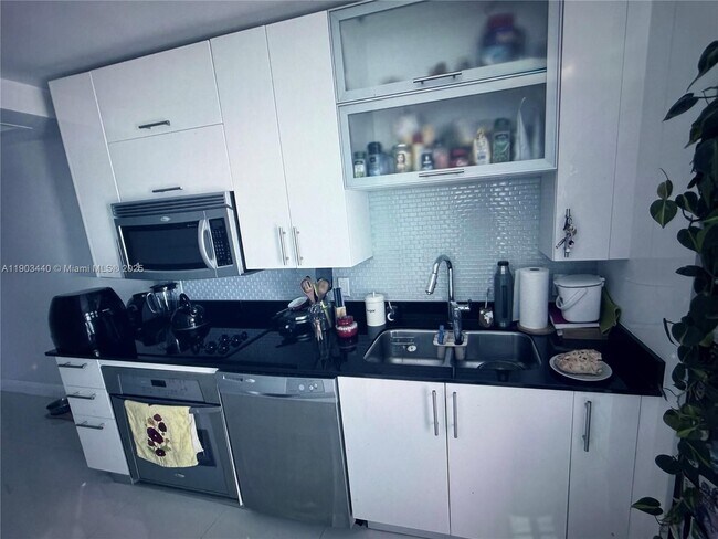 Building Photo - 60 SW 13th St