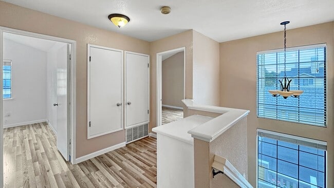 Building Photo - Lovely Upgraded 2-story Townhouse w/ Attached Garage, Guest Bathroom and Fireplace!