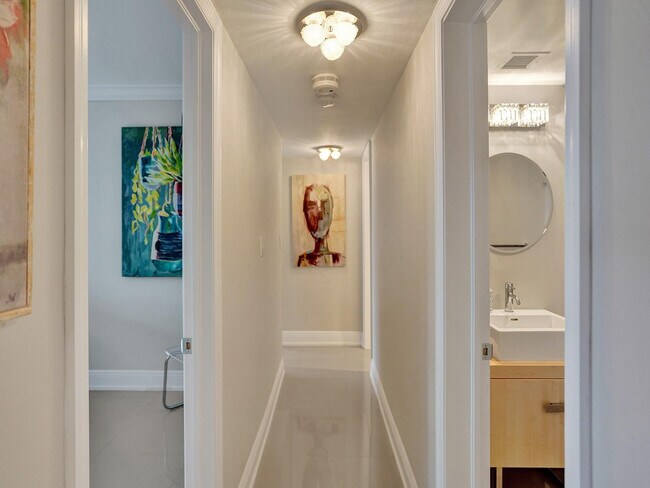 Building Photo - 3430 Galt Ocean Dr