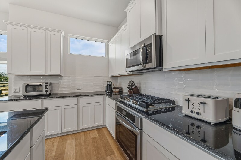 Building Photo - 816 Meadowcrest Dr