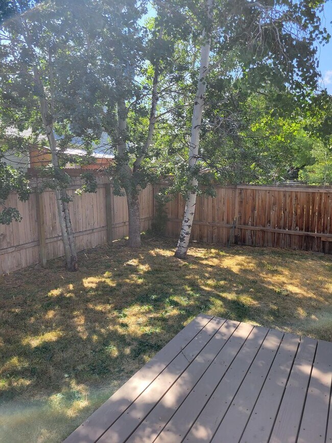 Building Photo - Newly remodeled 2 Bed, 2 Bath Duplex with ...