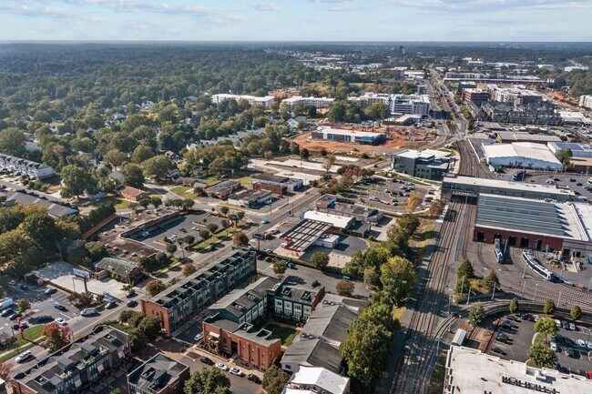 Building Photo - 462 New Bern Station Ct