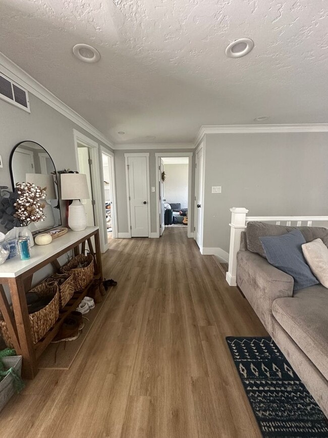 Building Photo - Orem Duplex - Upstairs