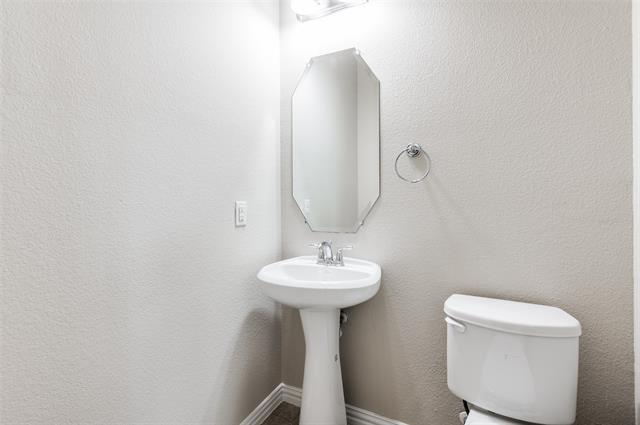 Building Photo - 2409 Shenfield Dr