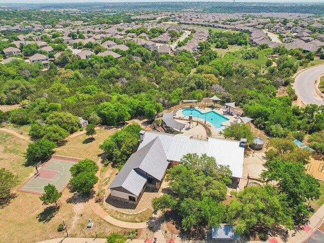 Building Photo - 600 Saturnia Dr