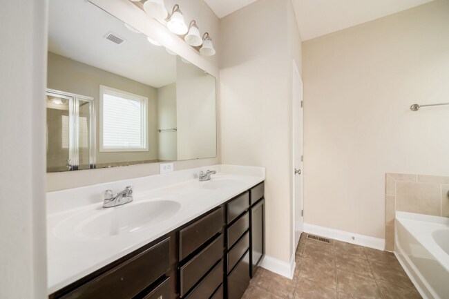 Building Photo - 8865 Sweetshade Dr
