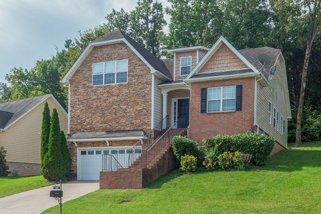 Primary Photo - 1800 Woodland Pointe Dr