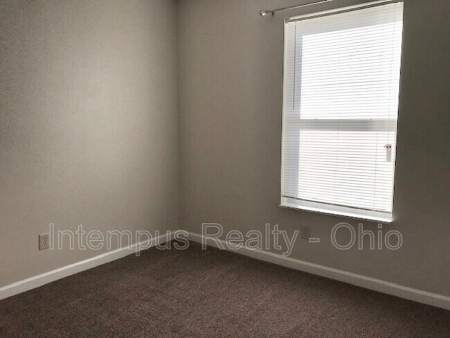 Building Photo - 129 Lofton Cir
