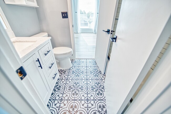Building Photo - 11912 Cypress Hill Cir